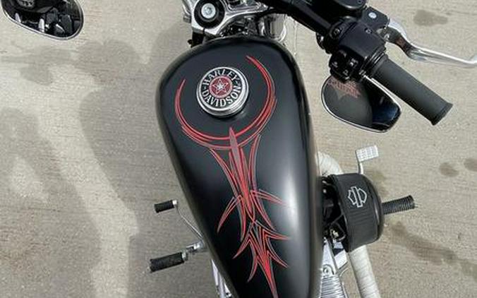 2013 Harley-Davidson® XL1200V - Sportster® Seventy-Two®