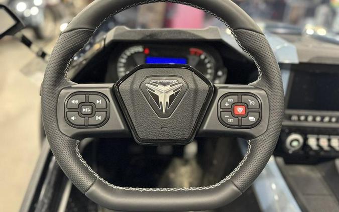 2026 Polaris Slingshot® Signature Edition Manual