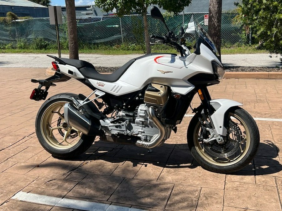 2024 Moto Guzzi V100 Mandello