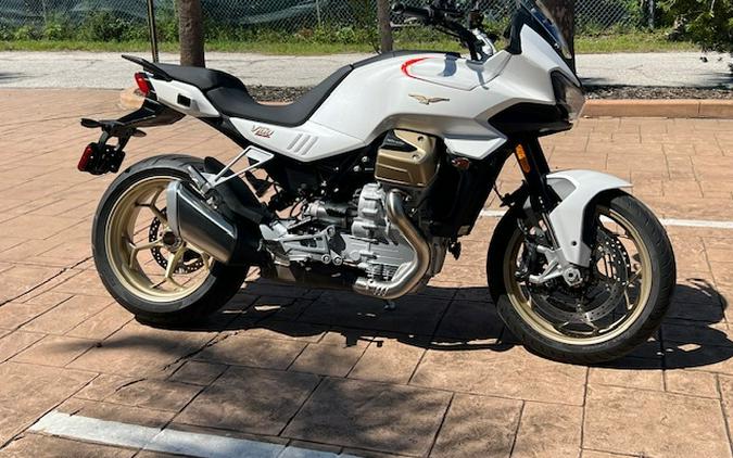 2024 Moto Guzzi V100 Mandello