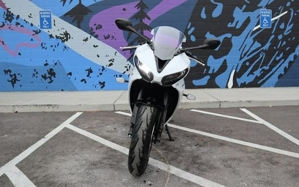 2025 Triumph Daytona 660 Snowdonia 660