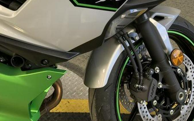 2024 Kawasaki Ninja® 7 Hybrid ABS