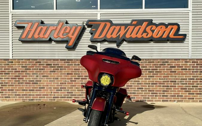 2019 Harley-Davidson Street Glide Special Wicked Red Denim