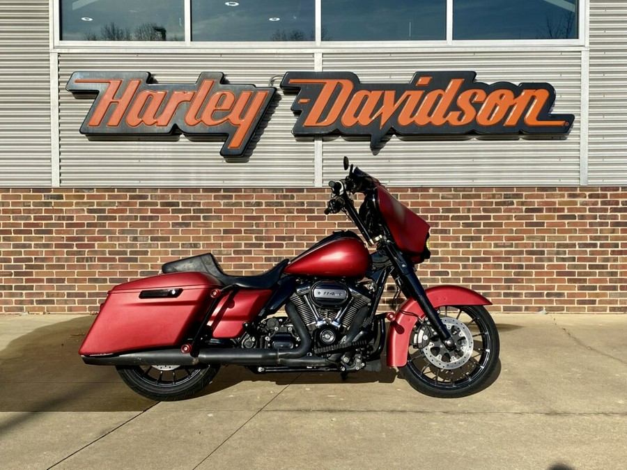 2019 Harley-Davidson® Street Glide® Special Wicked Red Denim