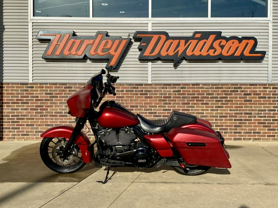 2019 Harley-Davidson® Street Glide® Special Wicked Red Denim