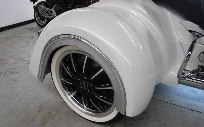 2018 Indian Roadmaster ABS Pearl White Over Star Silver