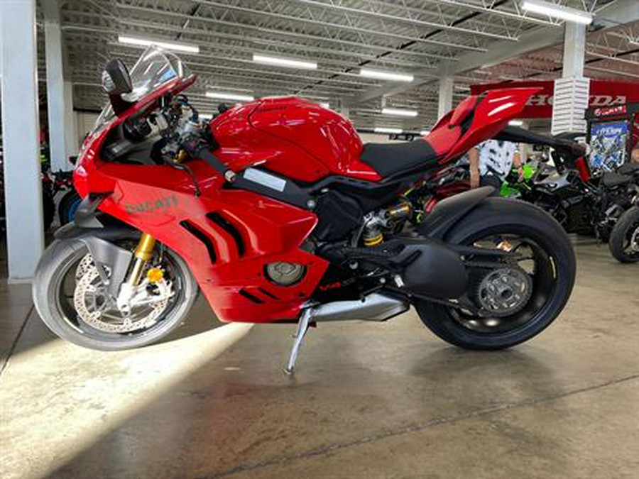 2024 Ducati Panigale V4 S