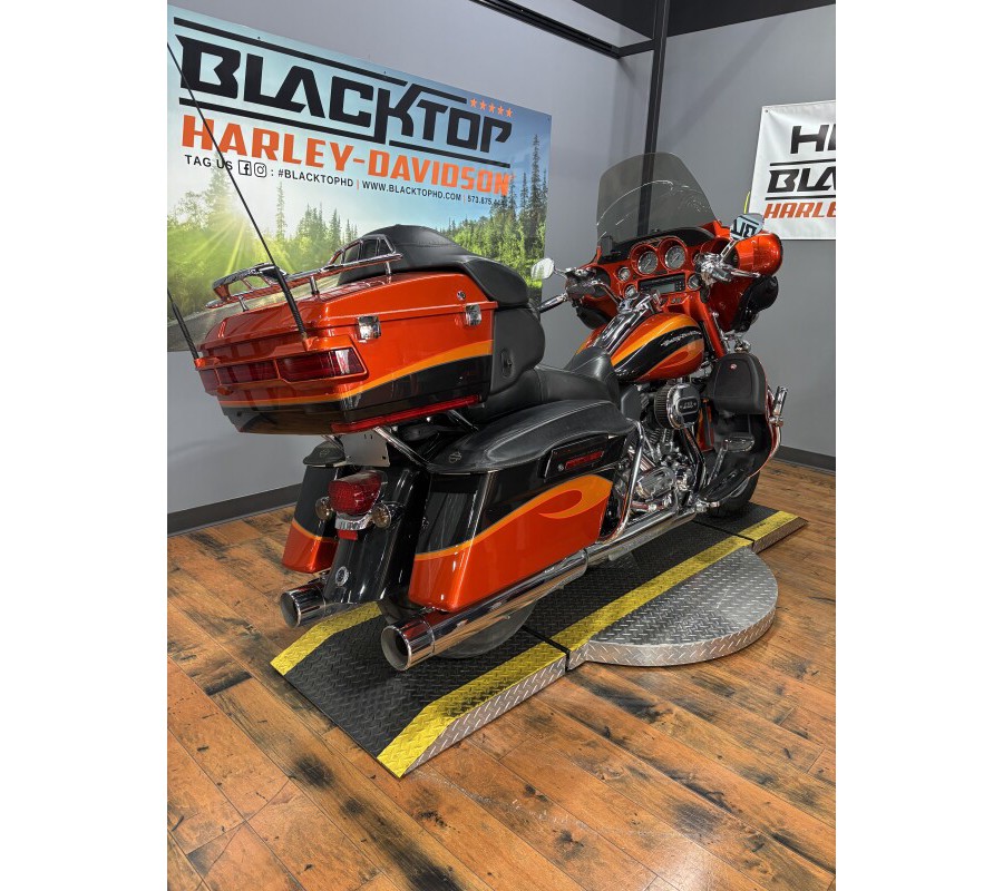 2013 Harley-Davidson® CVO™ Ultra Classic® Electra Glide® TRIB ORNG/SLATE W/ PINSTRIP