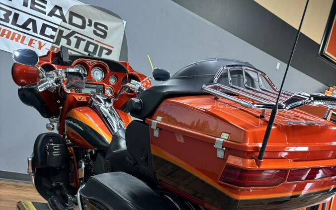 2013 Harley-Davidson® CVO™ Ultra Classic® Electra Glide® TRIB ORNG/SLATE W/ PINSTRIP