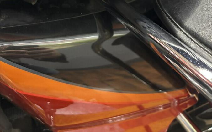 2013 Harley-Davidson® CVO™ Ultra Classic® Electra Glide® TRIB ORNG/SLATE W/ PINSTRIP