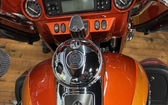 2013 Harley-Davidson® CVO™ Ultra Classic® Electra Glide® TRIB ORNG/SLATE W/ PINSTRIP