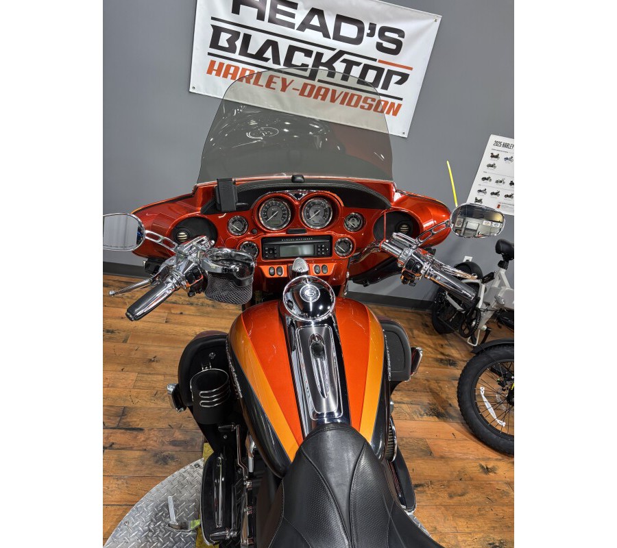 2013 Harley-Davidson® CVO™ Ultra Classic® Electra Glide® TRIB ORNG/SLATE W/ PINSTRIP