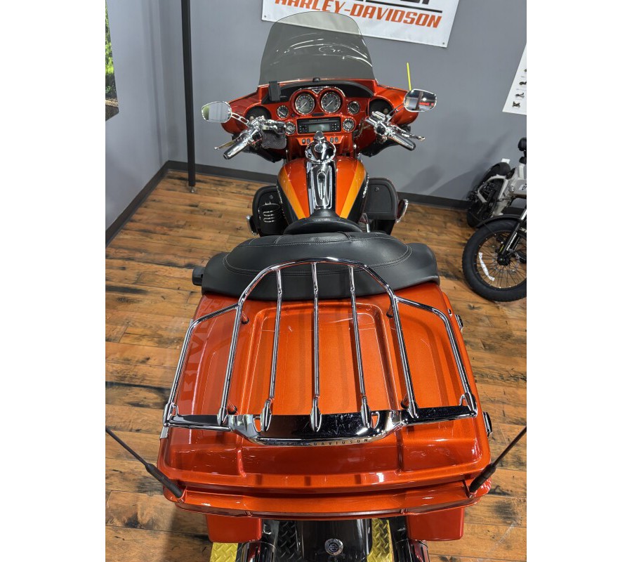 2013 Harley-Davidson® CVO™ Ultra Classic® Electra Glide® TRIB ORNG/SLATE W/ PINSTRIP