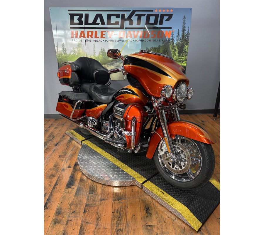 2013 Harley-Davidson® CVO™ Ultra Classic® Electra Glide® TRIB ORNG/SLATE W/ PINSTRIP