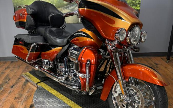 2013 Harley-Davidson® CVO™ Ultra Classic® Electra Glide® TRIB ORNG/SLATE W/ PINSTRIP