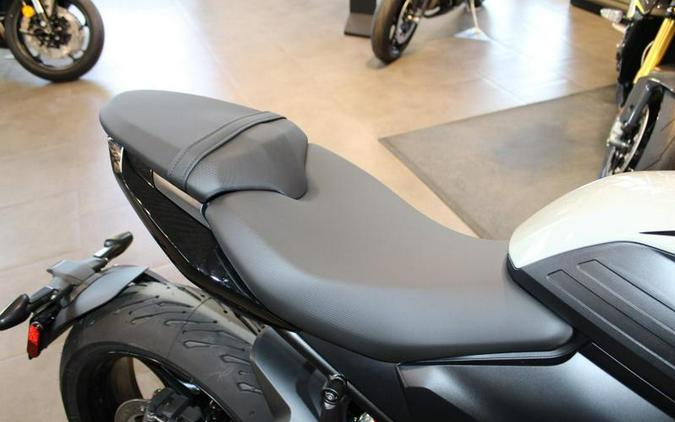2026 Triumph Trident 660 Stone grey