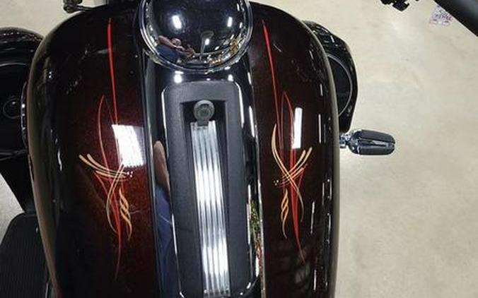 2011 Harley-Davidson® FLHTCUTG - Tri Glide® Ultra Classic®