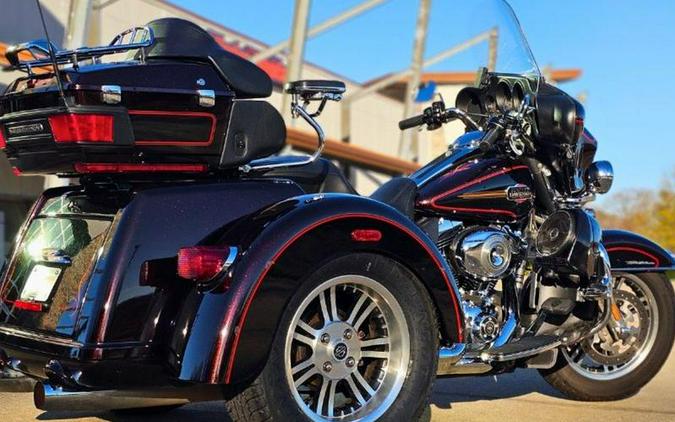 2011 Harley-Davidson® FLHTCUTG - Tri Glide® Ultra Classic®