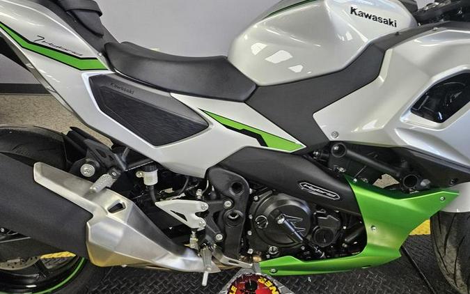 2024 Kawasaki Ninja® 7 Hybrid ABS