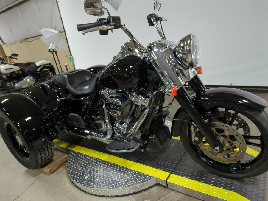 2021 Harley-Davidson® Freewheeler® Vivid Black