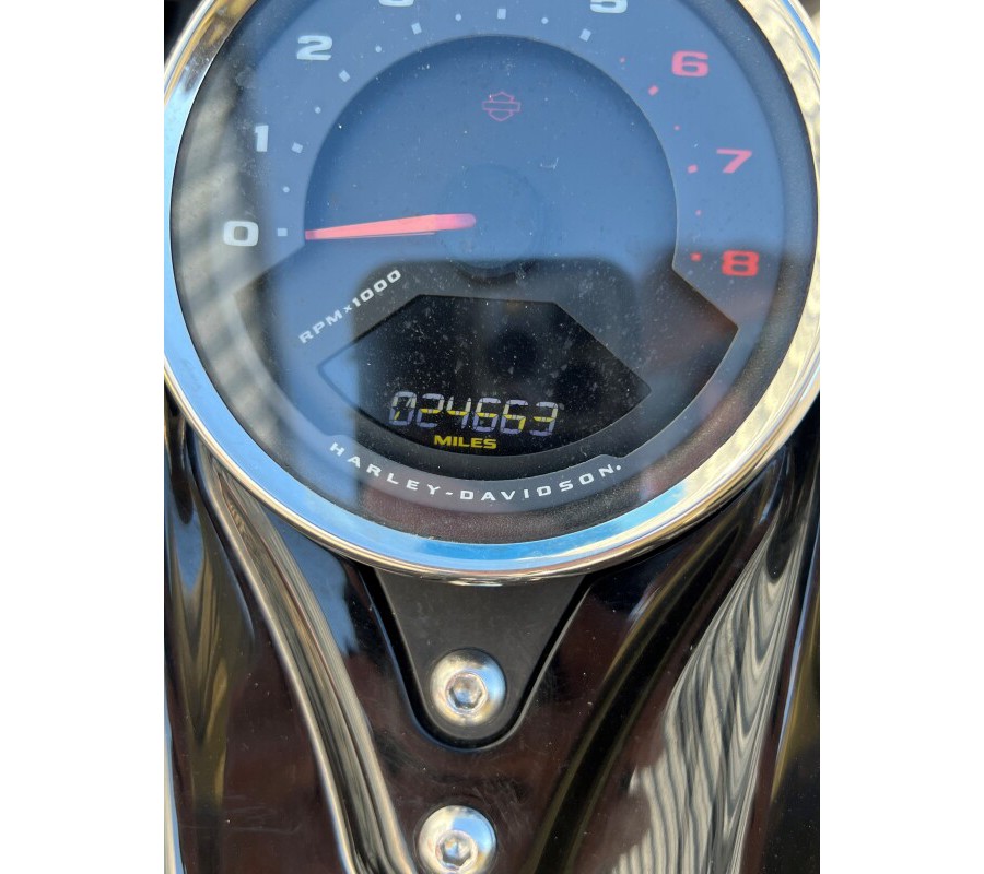 2018 Harley-Davidson® Fat Bob® 114 Industrial Gray Denim