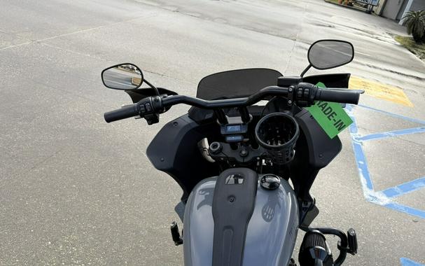 2022 Harley-Davidson® Low Rider® ST