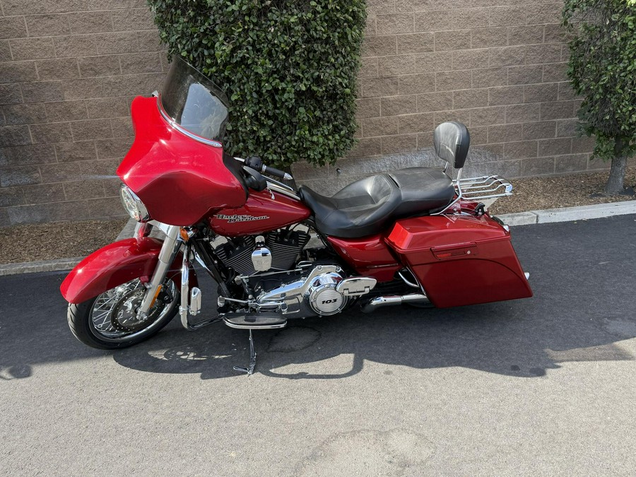 2012 FLHX103