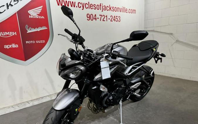 2024 Triumph Street Triple 765 R Silver Ice