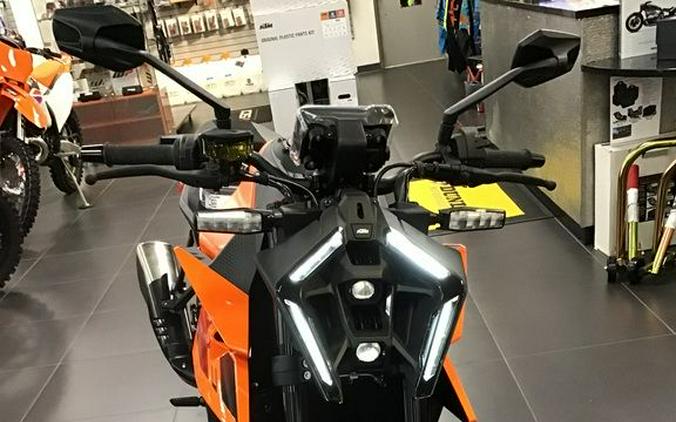 2024 KTM 990 Duke