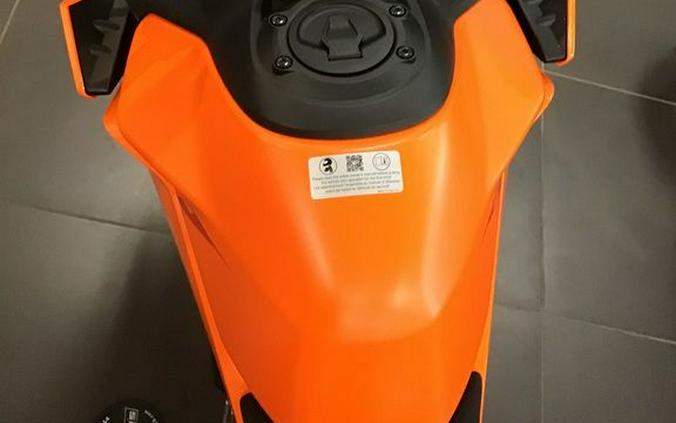 2024 KTM 990 Duke