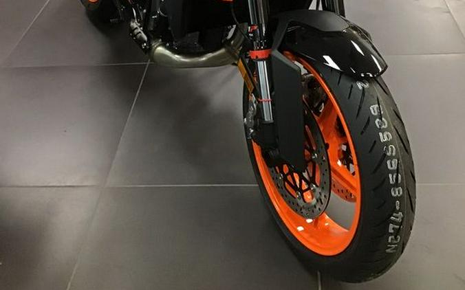 2024 KTM 990 Duke