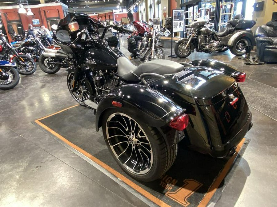 2023 Harley-Davidson® FLTRT - Road Glide® 3