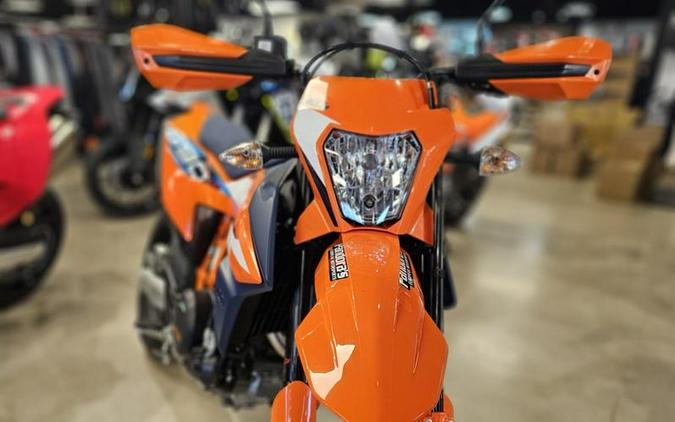 2024 KTM 690 SMC R