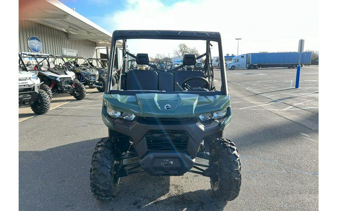 2024 Can-Am Defender DPS HD7