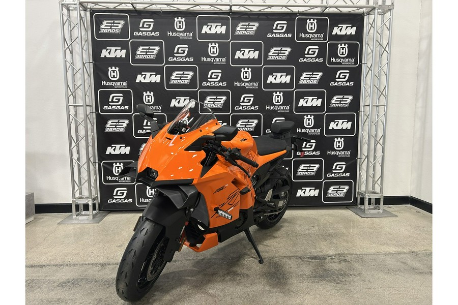 2026 KTM 990 RC R