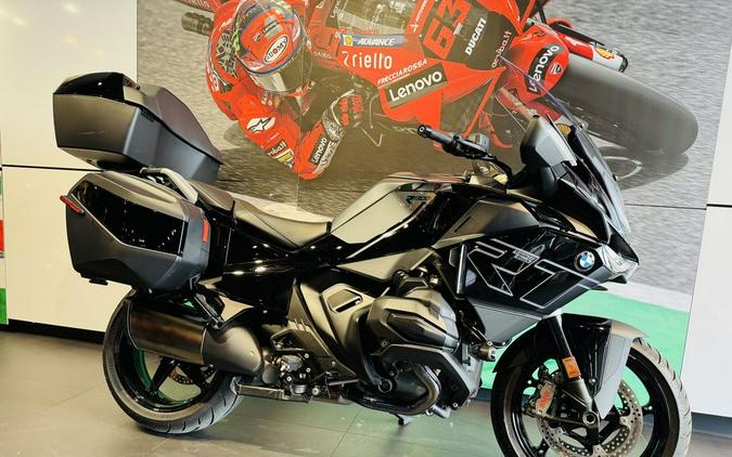 2026 BMW R 1300 RT Triple Black