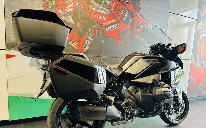 2026 BMW R 1300 RT Triple Black