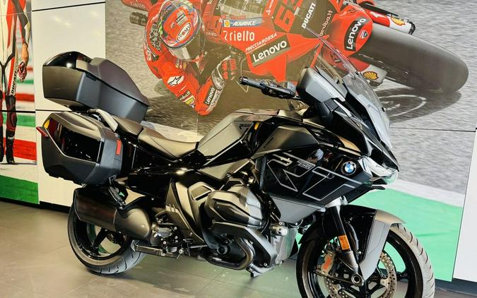 2026 BMW R 1300 RT Triple Black