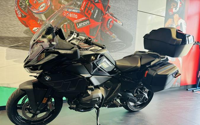 2026 BMW R 1300 RT Triple Black