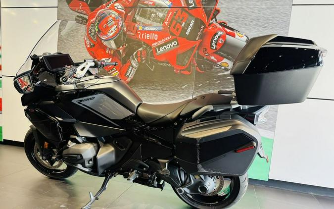 2026 BMW R 1300 RT Triple Black