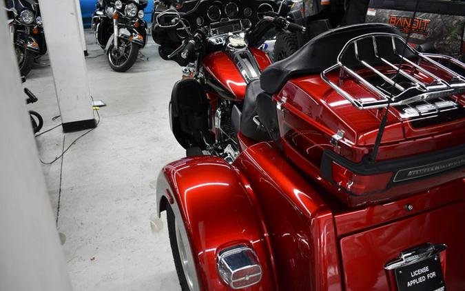2012 Harley-Davidson Trike FLHTCUTG - Tri Glide Ultra Classic
