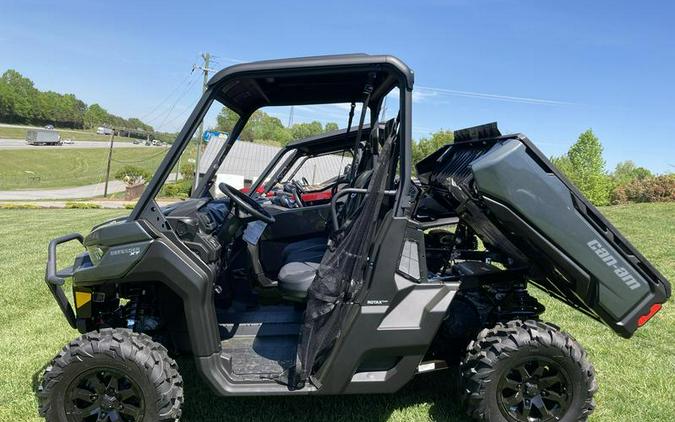 2024 Can-Am® Defender XT HD10