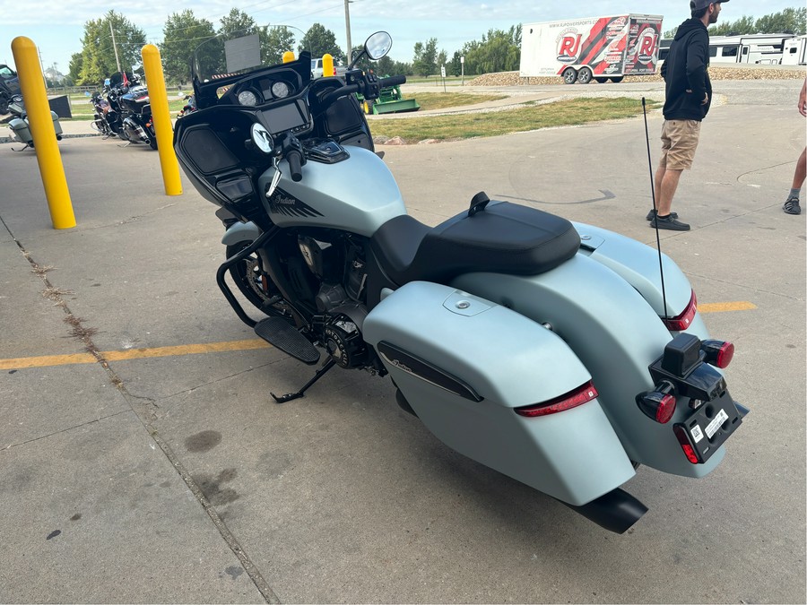 2025 Indian Motorcycle Challenger® Dark Horse® 112