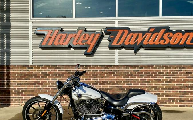 2016 Harley-Davidson Breakout Crushed Ice Pearl