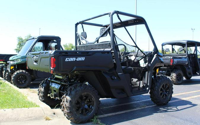 2024 Can-Am® Defender XT HD10