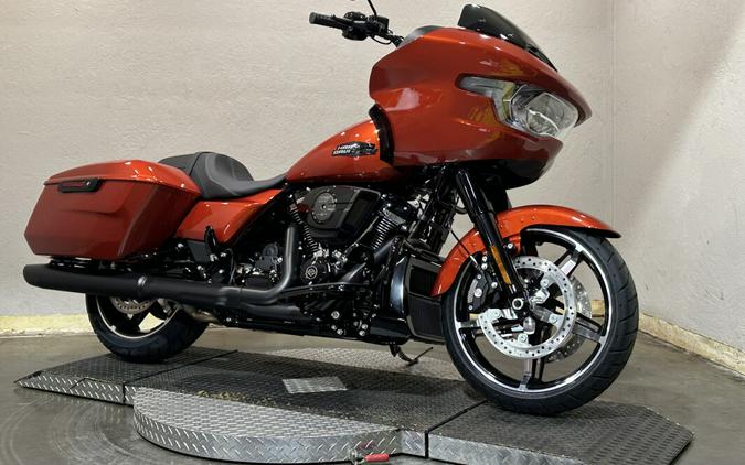 Harley-Davidson Road Glide™ 2024 FLTRX 84485126DT WHISKEY FIRE