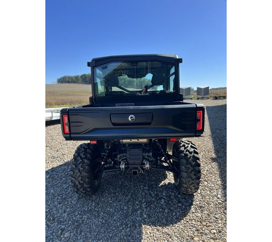 2026 Can-Am® Defender XT CAB HD11