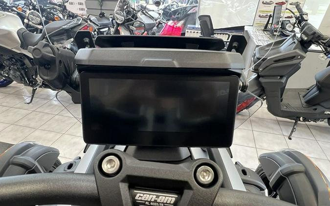 2025 Can-Am Canyon? XT