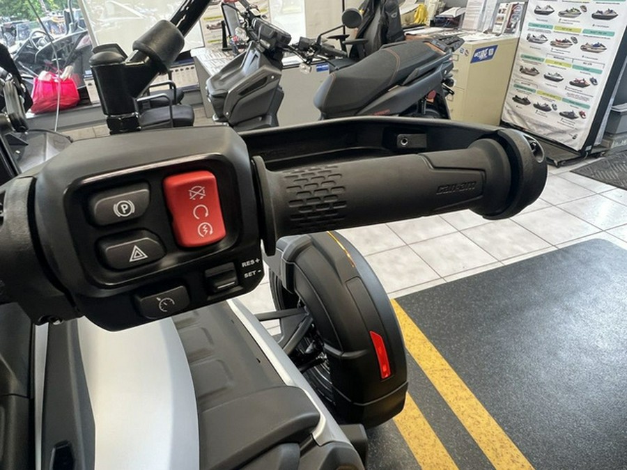 2025 Can-Am Canyon? XT