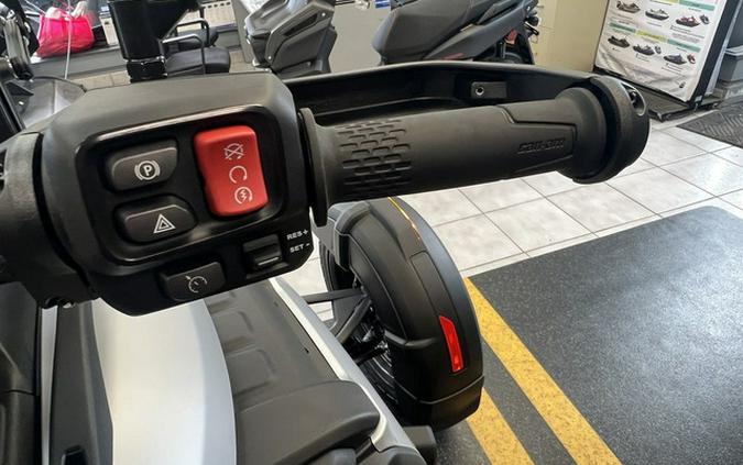 2025 Can-Am Canyon? XT